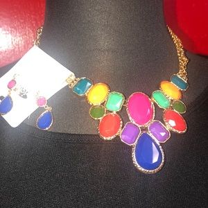 Women’s necklace set